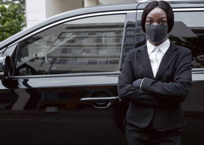 taxi-driver-waiting-her-client taxi-driver-waiting-her-client